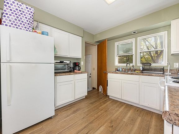 5th image of 341 Lynn Ave