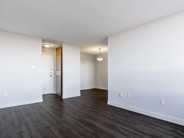10 Tuxedo Ct — Photo 9