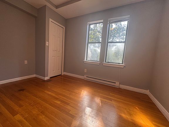 4th image of 20 Townley St APT C-3