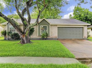 212 Brookdale Dr, League City, TX 77573