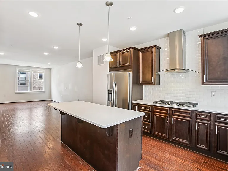 13340 Sherwood Park Ln — Photo 6