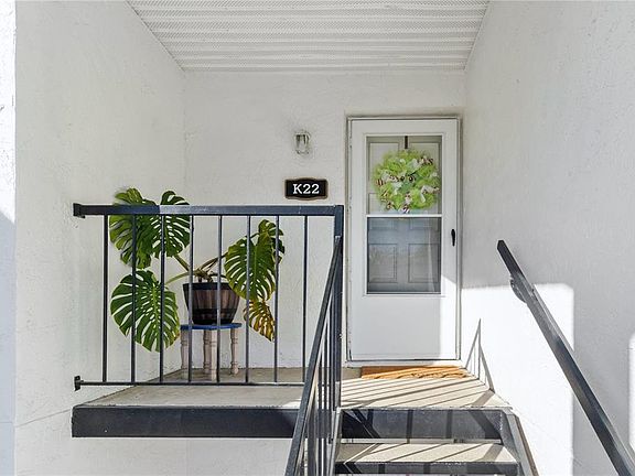 4th image of 3823 N OAK DRIVE #K22