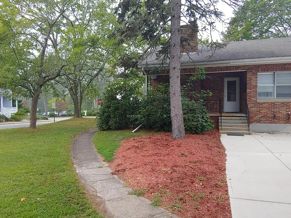 223 High St