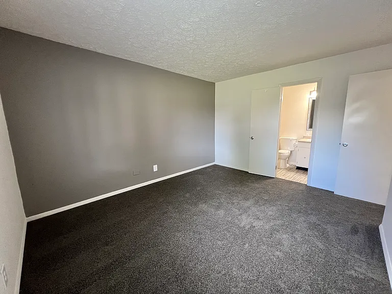 Glenview Apartments — Photo 80