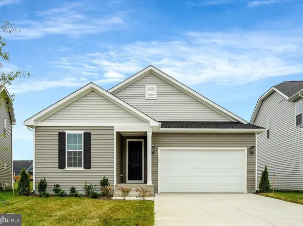 104 Midsummer Ln, Middletown, VA 22645