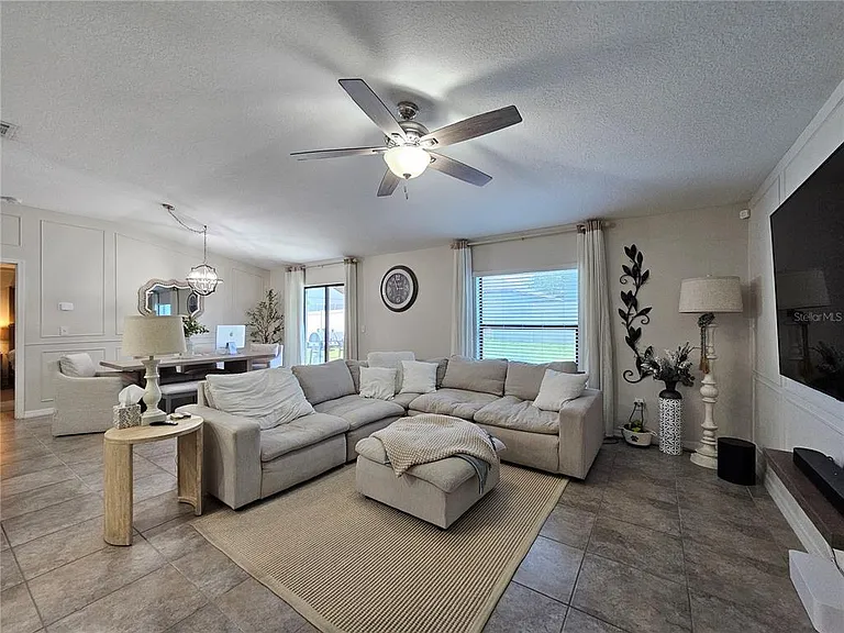 10005 Rose Petal Pl — Photo 18
