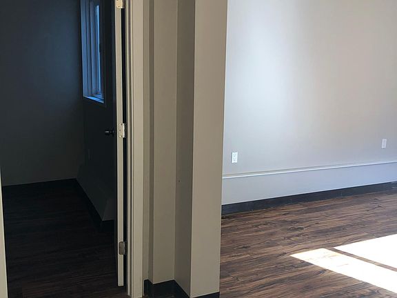 5th image of 1280 38th Ave #5