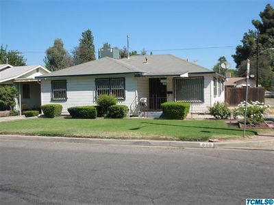898 E Academy Ave, Tulare, CA, 93274