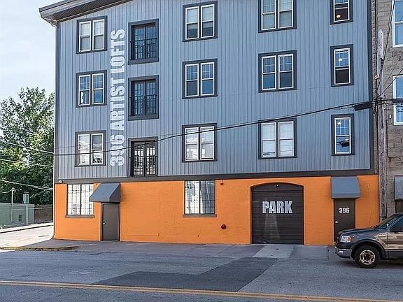 3rd image of 396 Roosevelt Ave