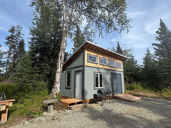 3rd image of 15988 Bear Paw Rd