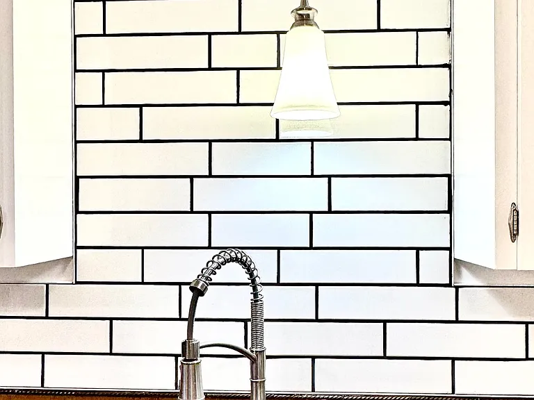 Gooseneck kitchen faucet