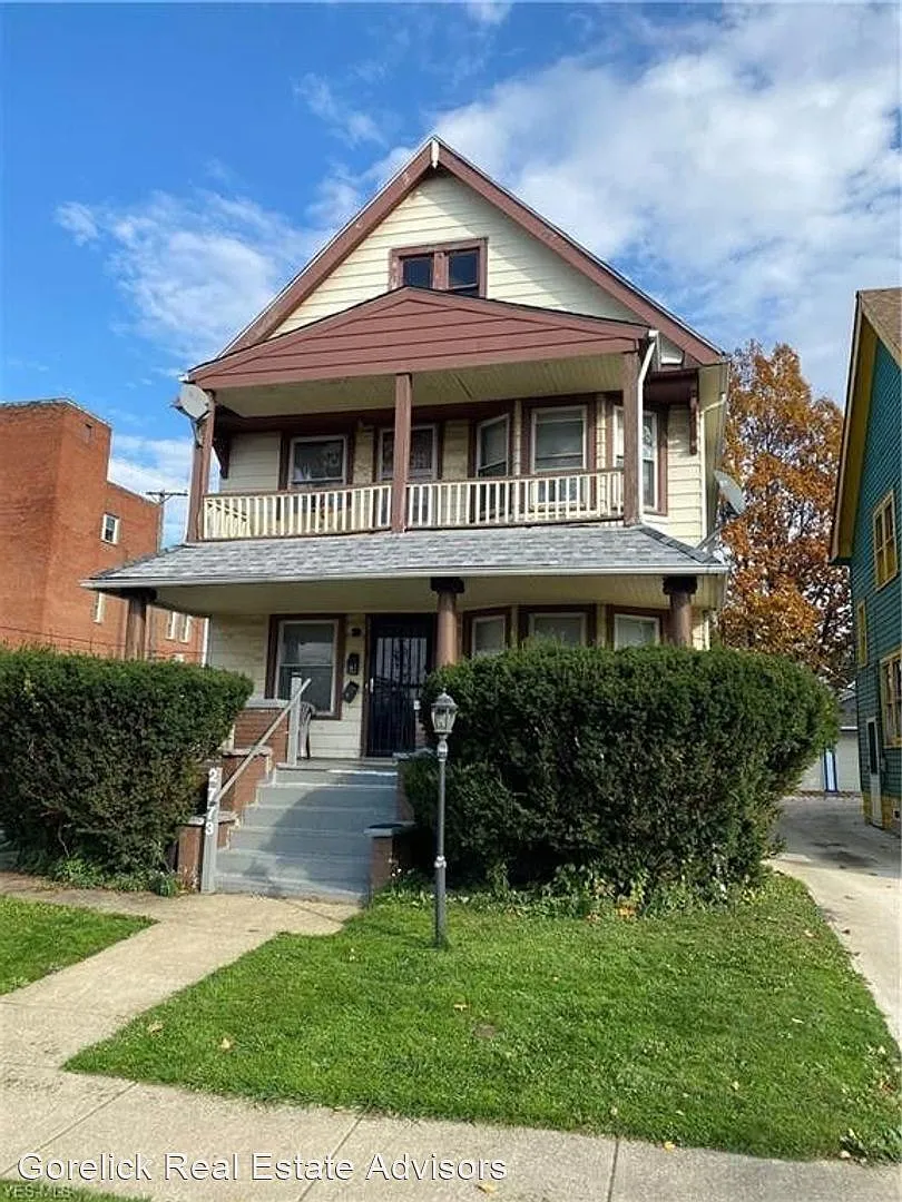 2773 E 117th St #9734201 photo 1