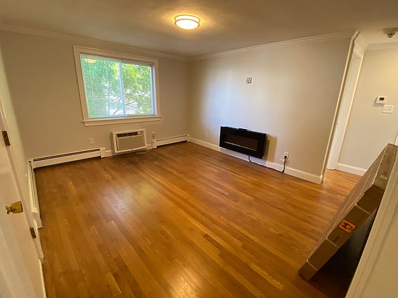 3rd image of 2 Charles St APT 4