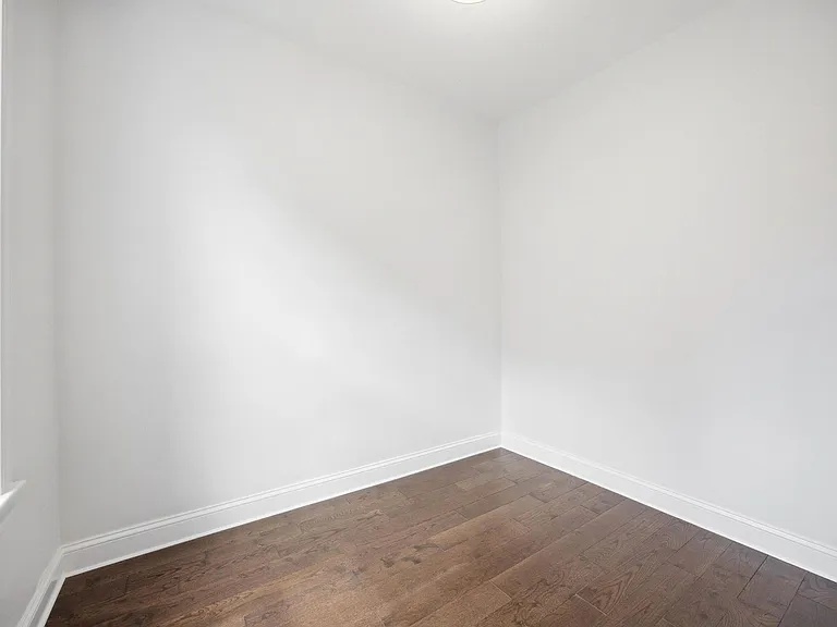 3184 Crescent St #2 — Photo 13
