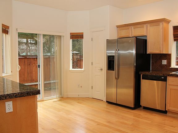 5th image of 17905 NE 36th Way