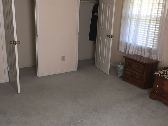 4th image of 1209 Warner Hall Dr