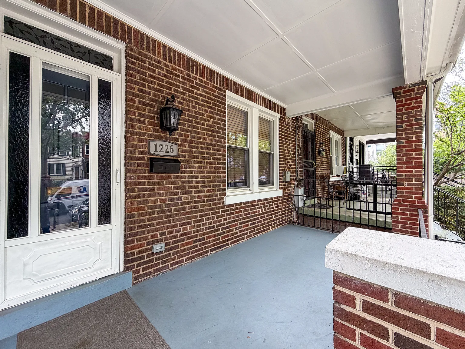 4 bed, 1747 sqft, $3,995 — Photo 2