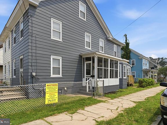 2nd image of 403 Sassafras St