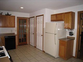 2nd image of 124 Karen Ln