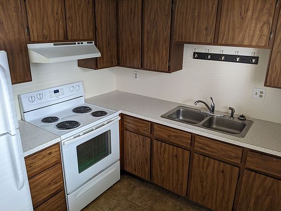 4th image of 430 W Bickford St #3