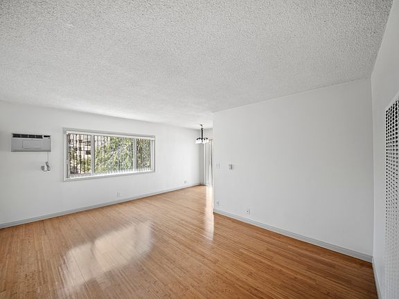 2nd image of 1402 S Saltair Ave APT 9