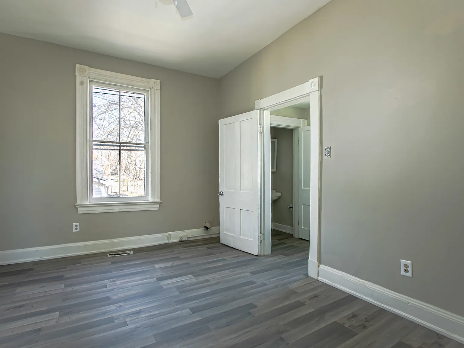 2 bed, 896 sqft, $1,250 — Photo 4