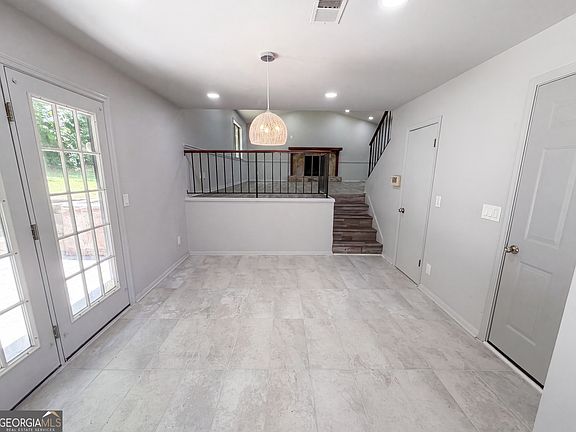4th image of 691 Millay Ct