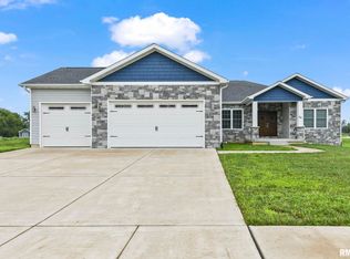 64 Firefly Ct, Chatham, IL 62629