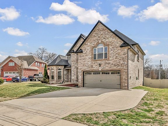 4th image of 284 Browning Ct