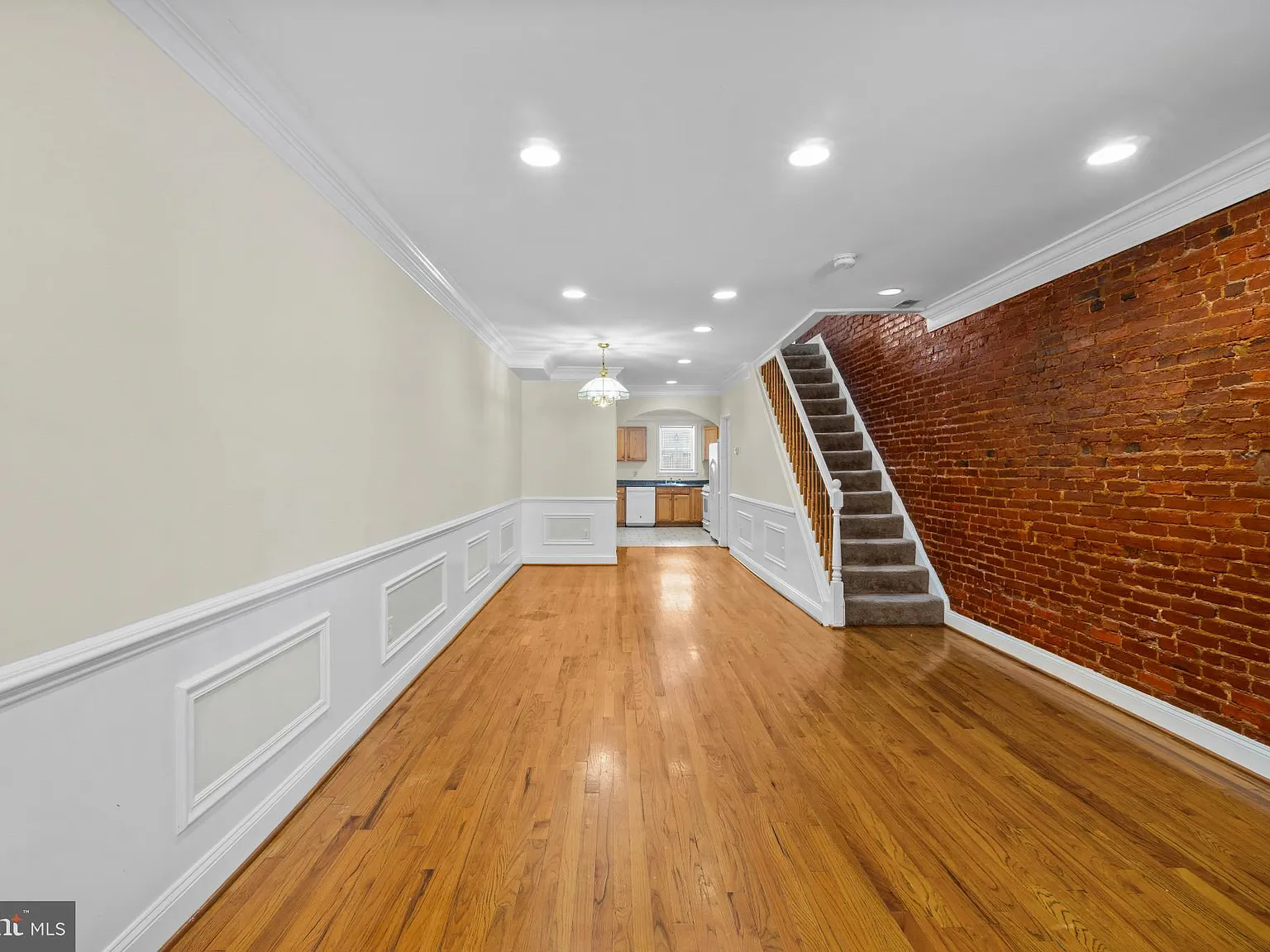 3 bed, 3.5 bath, 1260 sqft, $1,995 — Photo 4