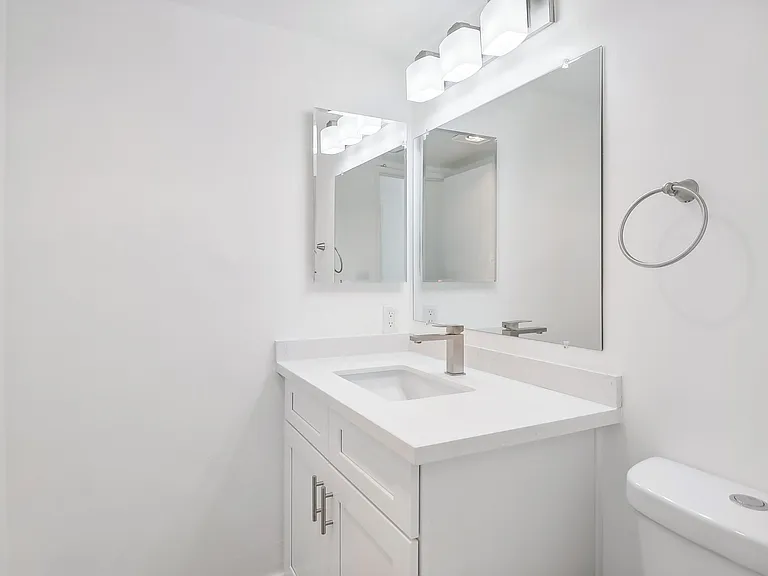 Terre at 1038 Peach — Photo 15