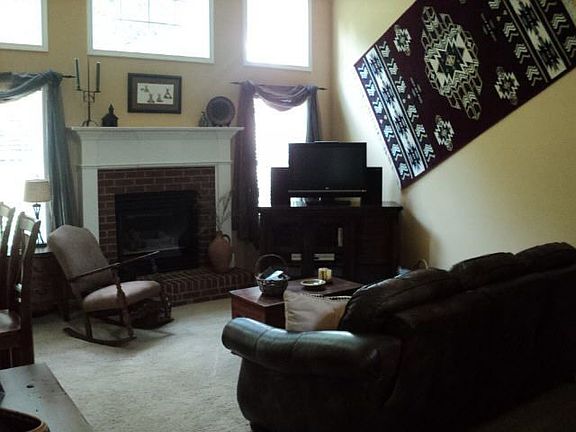 4th image of 98 N Strathmore Dr