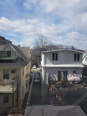 Rented by Max & Associates Realty Corp | media 22