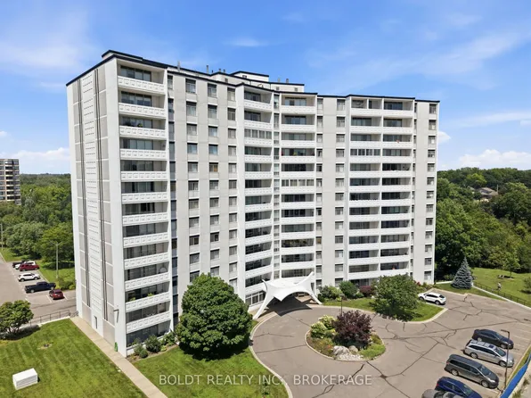 15 Towering Heights Blvd #1206, Saint Catharines, ON L2T 3G7