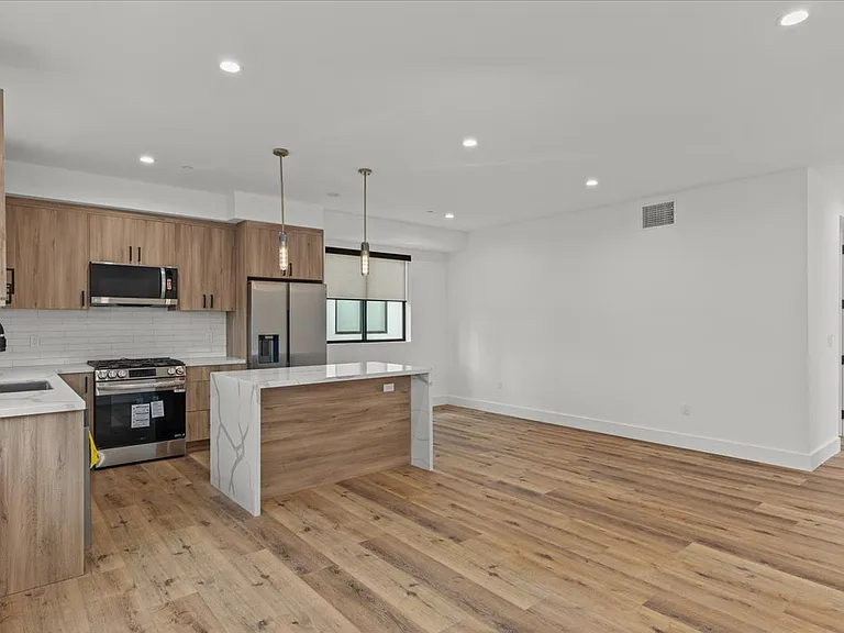 1161 Browning Blvd — Photo 5