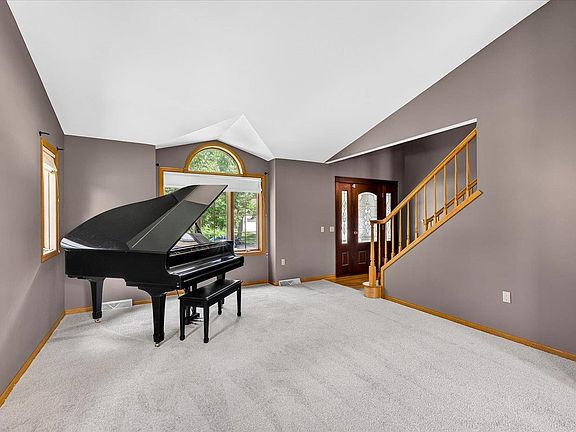 4th image of 7129 Countrywood Ln