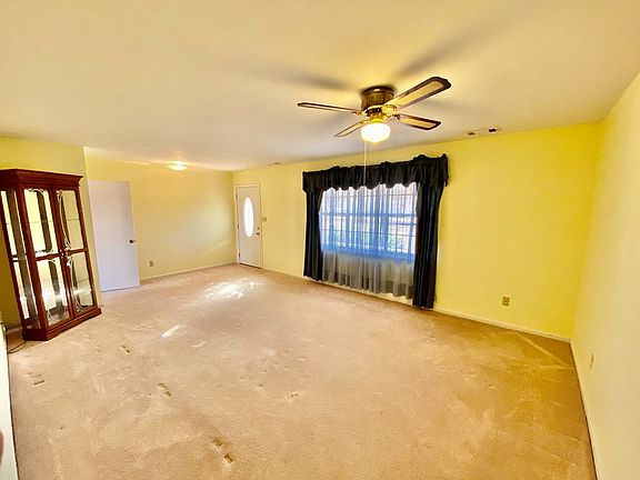 3rd image of 9 Meadowood Dr