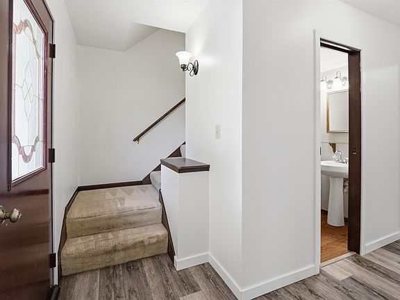 4th image of 781 Ruggles St