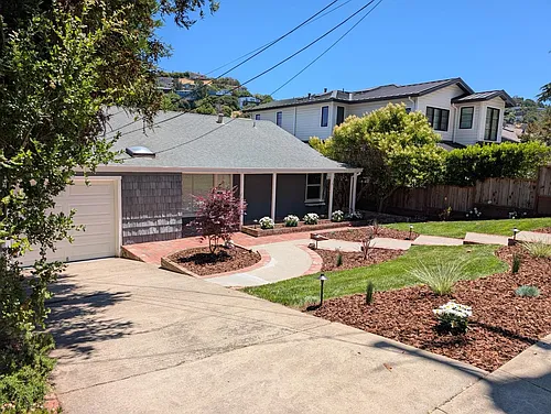 141 Beverly Dr Photo 1