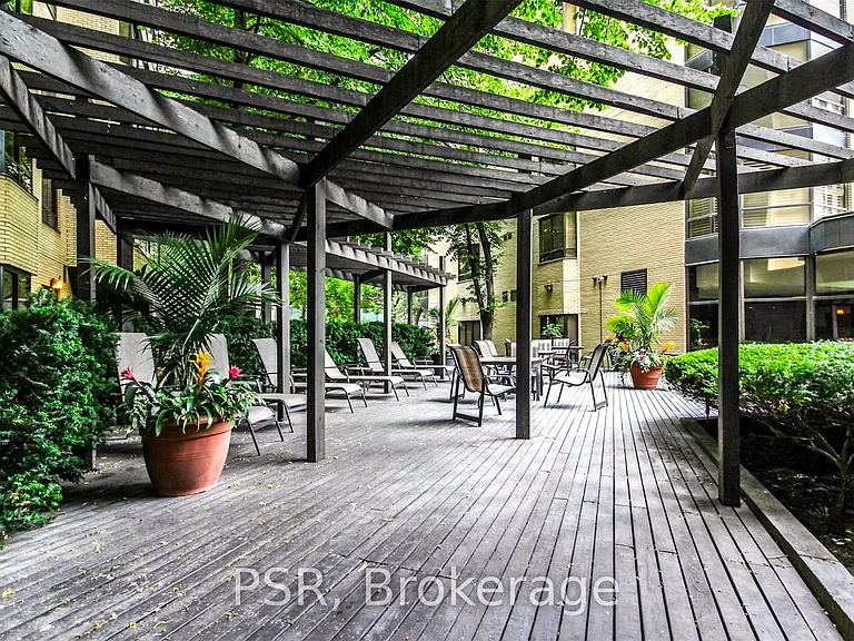 280 Simcoe St #1402 — Photo 31