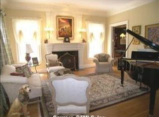 11 Robkins Rd, Avon, CT 06001