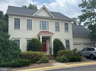 5372 Chieftain Cir, Alexandria, VA 22312