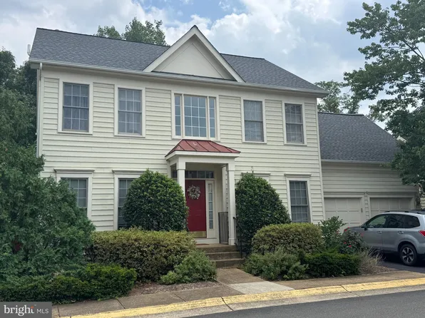 5372 Chieftain Cir, Alexandria, VA 22312