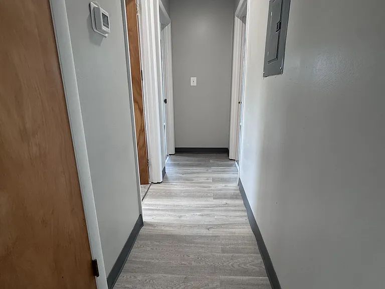 400 Riverside Dr #27 — Photo 5