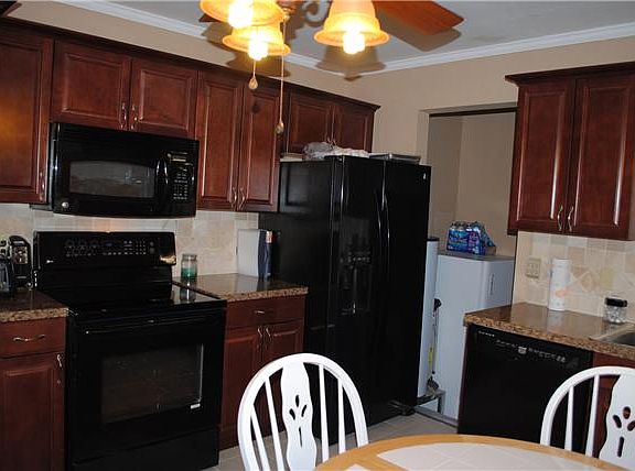 5th image of 305 Dinwiddie Dr
