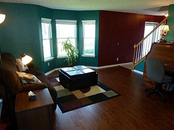 3rd image of 101 Alton Way