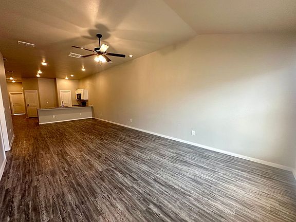 5th image of 2110 N Avenue J #B