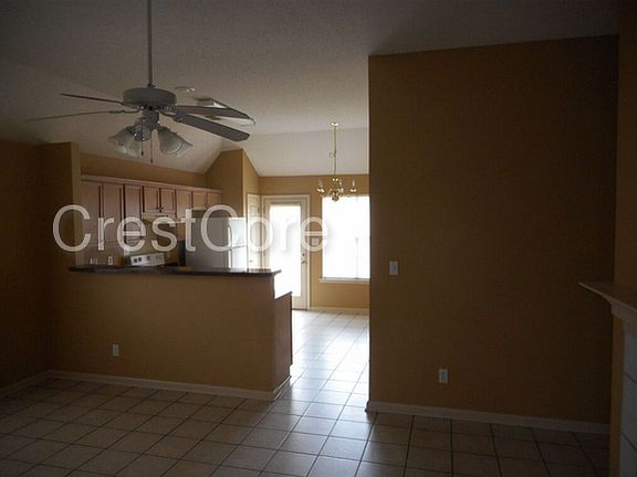 5th image of 1906 Garden Leaf Dr