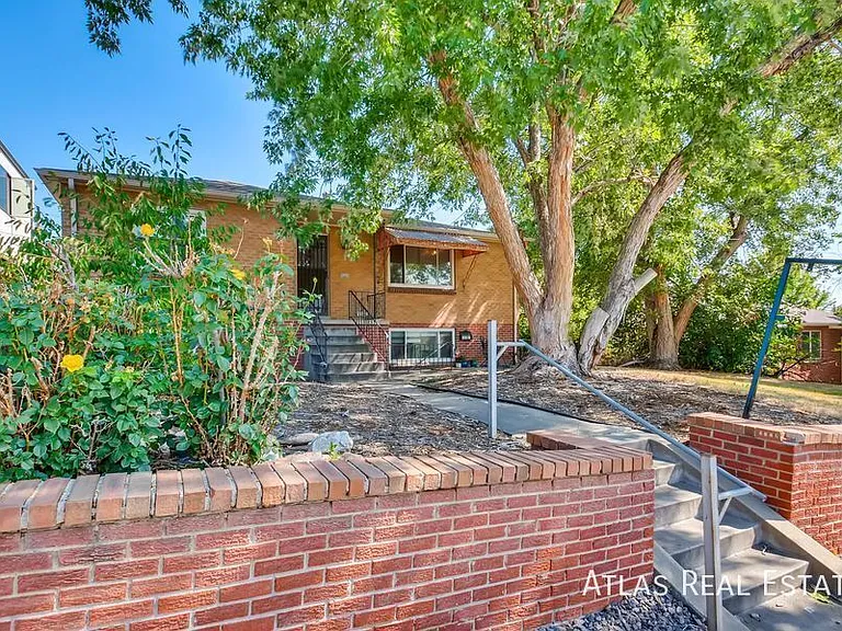 2714 N Grove St — Photo 7
