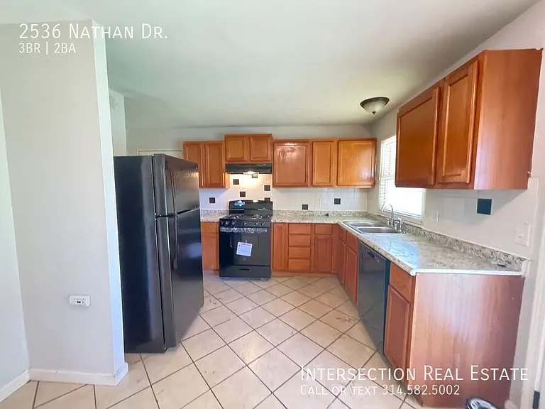 2536 Nathan Dr — Photo 7